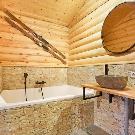 Prázdninový dům In Brabant With Hot Tub Heikant