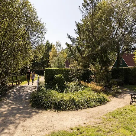 In Brabant With Hot Tub Feriehus